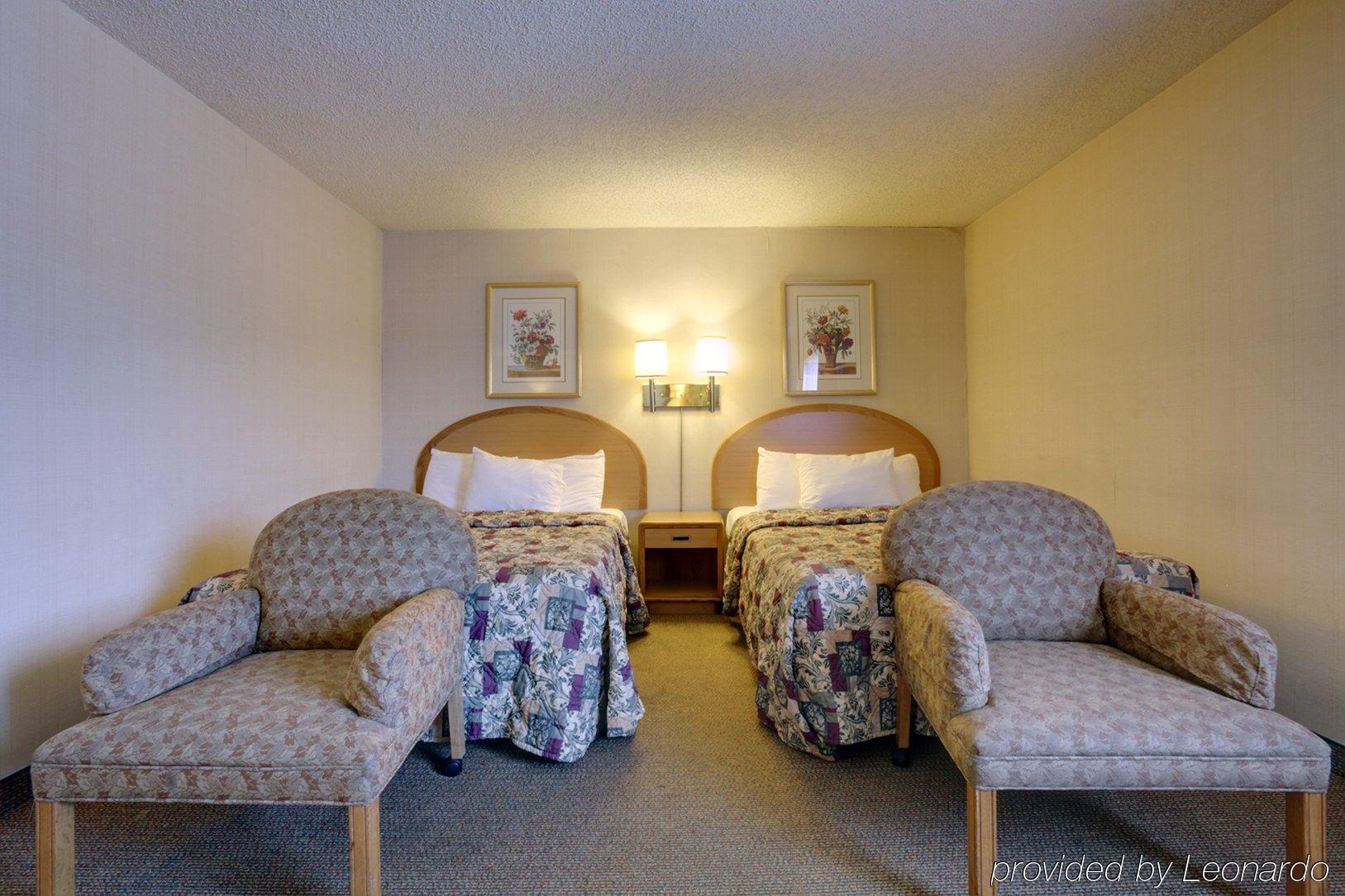 Americas Best Value Inn Visalia Exterior foto