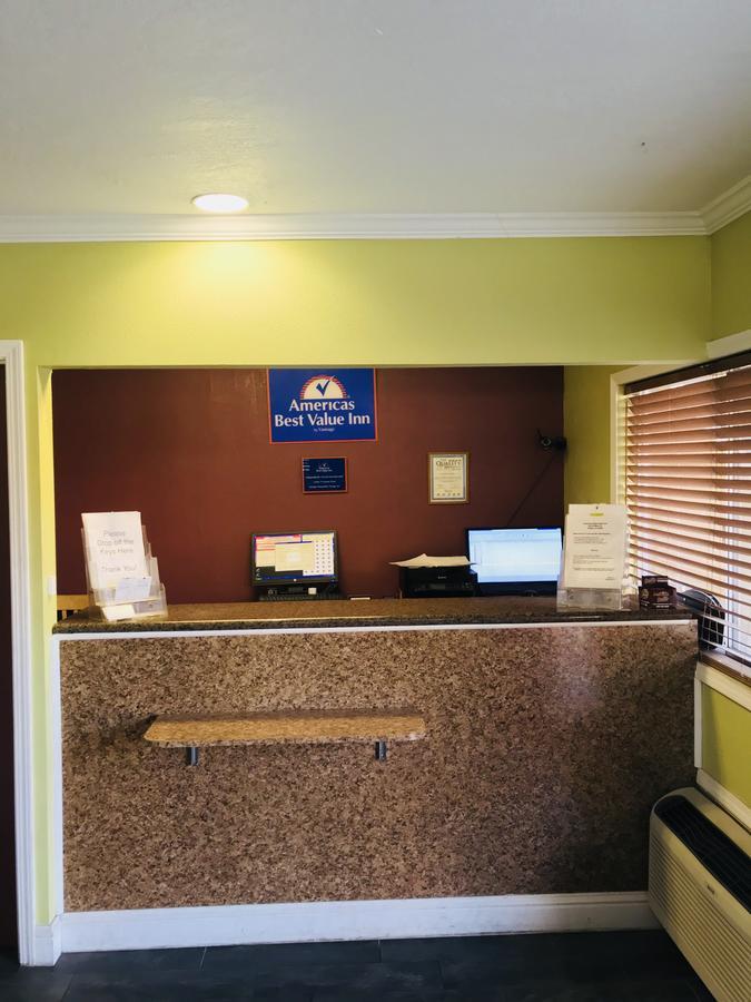Americas Best Value Inn Visalia Exterior foto