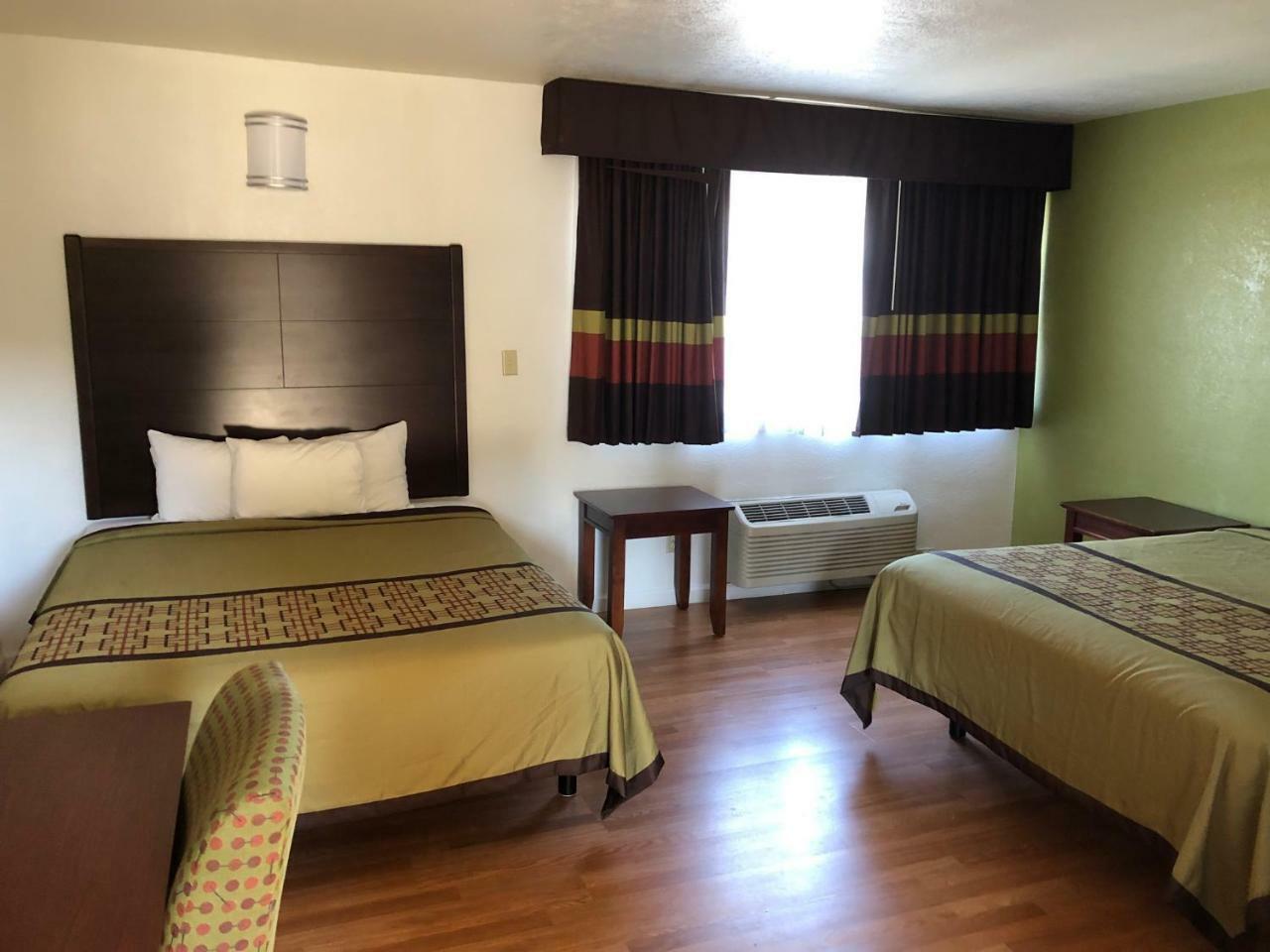 Americas Best Value Inn Visalia Exterior foto