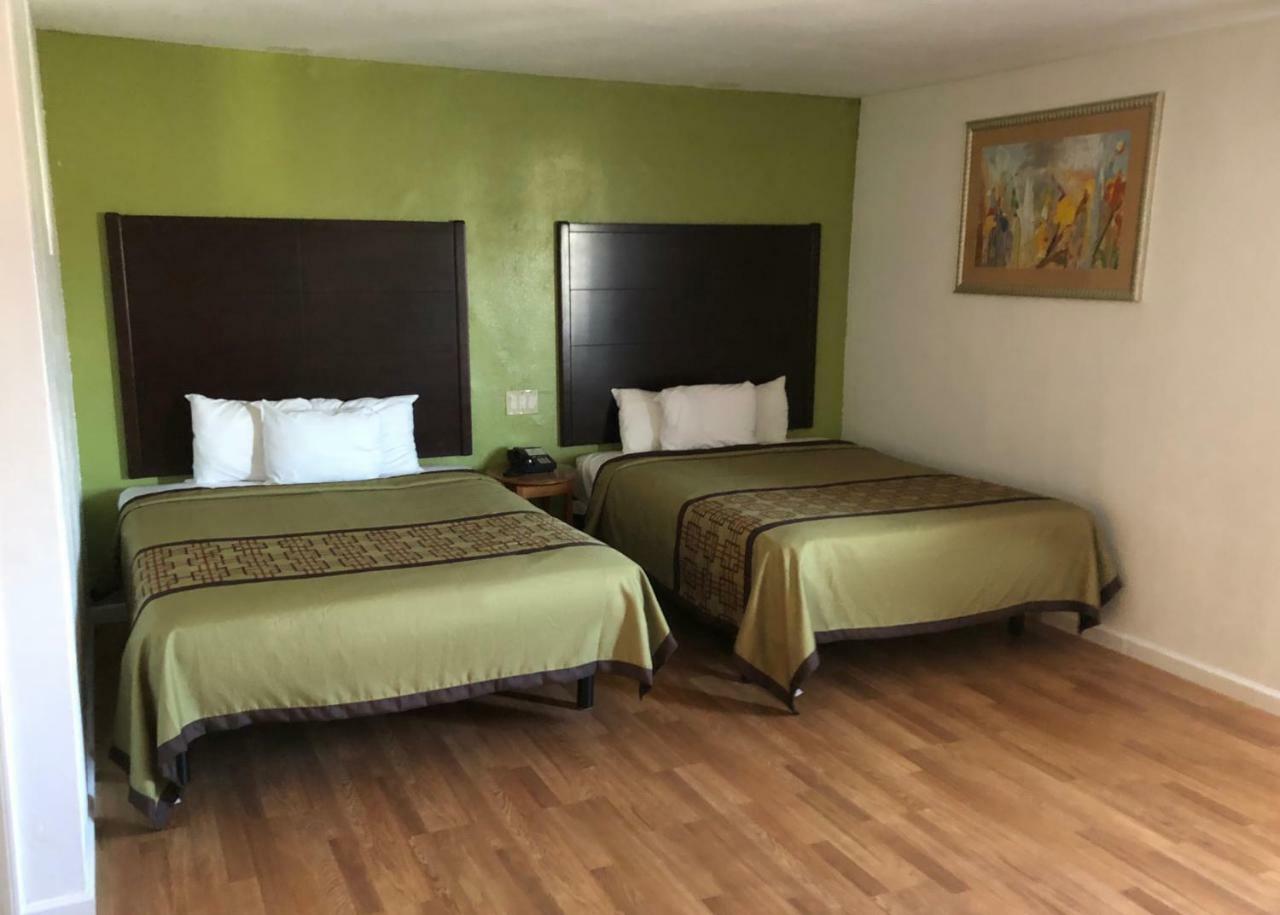 Americas Best Value Inn Visalia Exterior foto